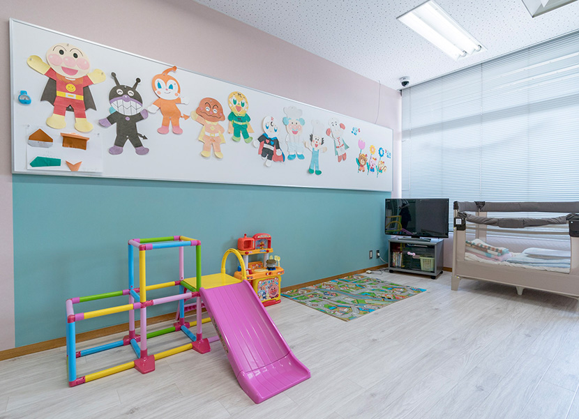 壁にお絵描きができるキッズルーム（満1歳～小学校低学年まで）